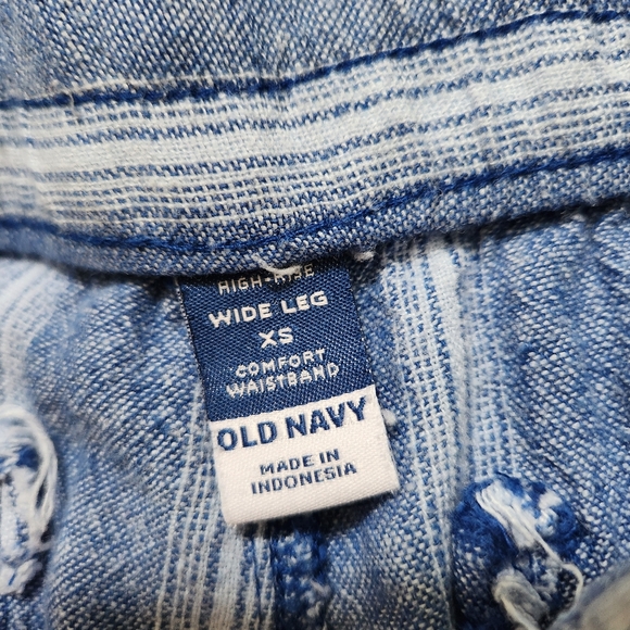 Old Navy Blue and White Striped Pants - Picture 7 of 11